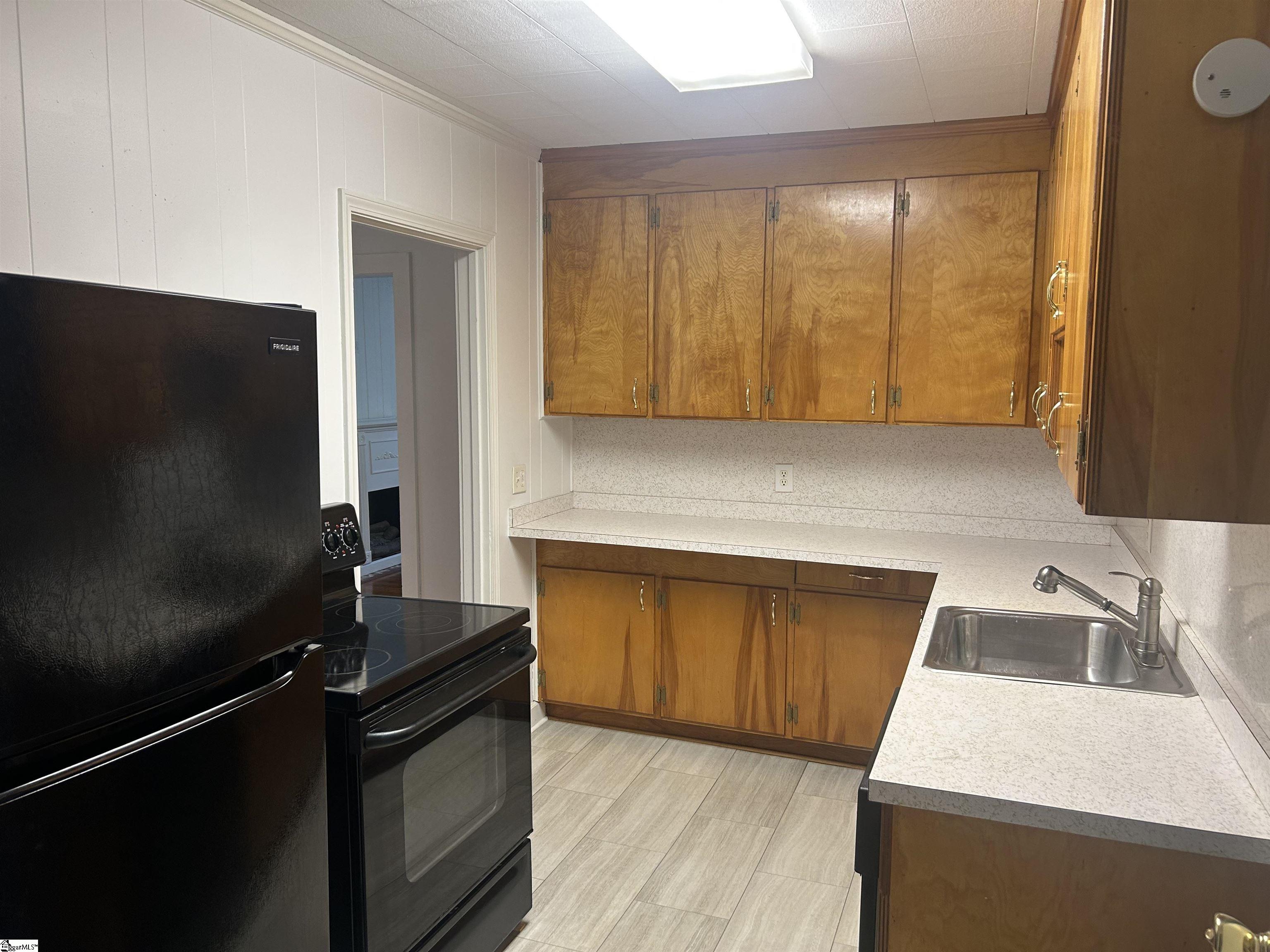 204 Elm Street Clinton, SC 29325 - Photo 13 of 36