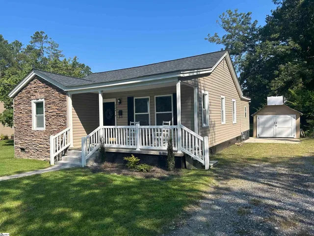 $225,000 | 204 Elm Street, Clinton, SC 29325