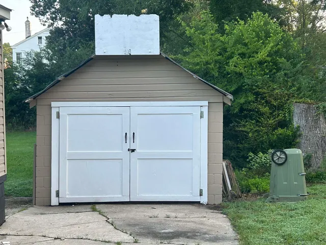 $225,000 | 204 Elm Street, Clinton, SC 29325