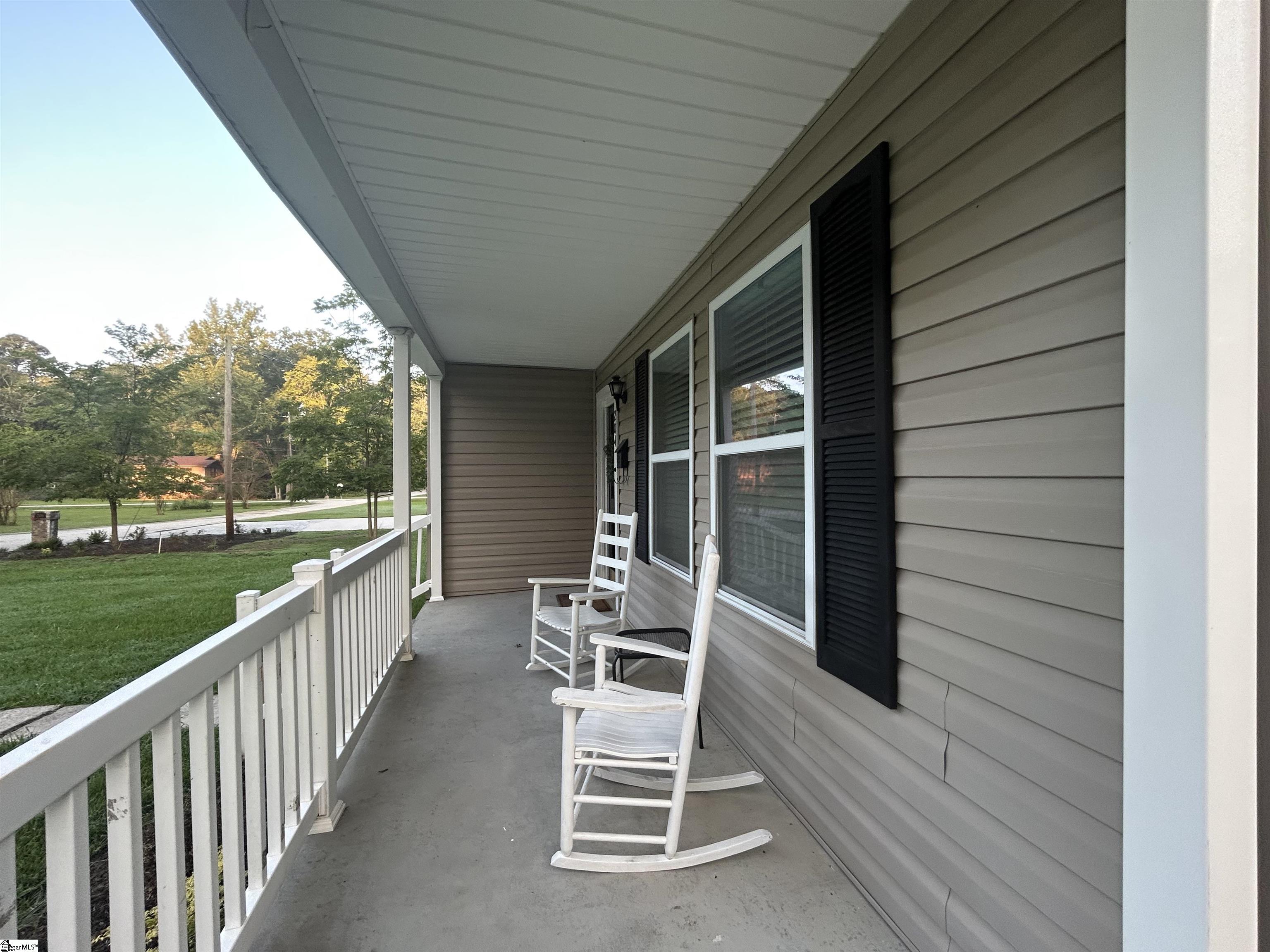 204 Elm Street Clinton, SC 29325 - Photo 3 of 36