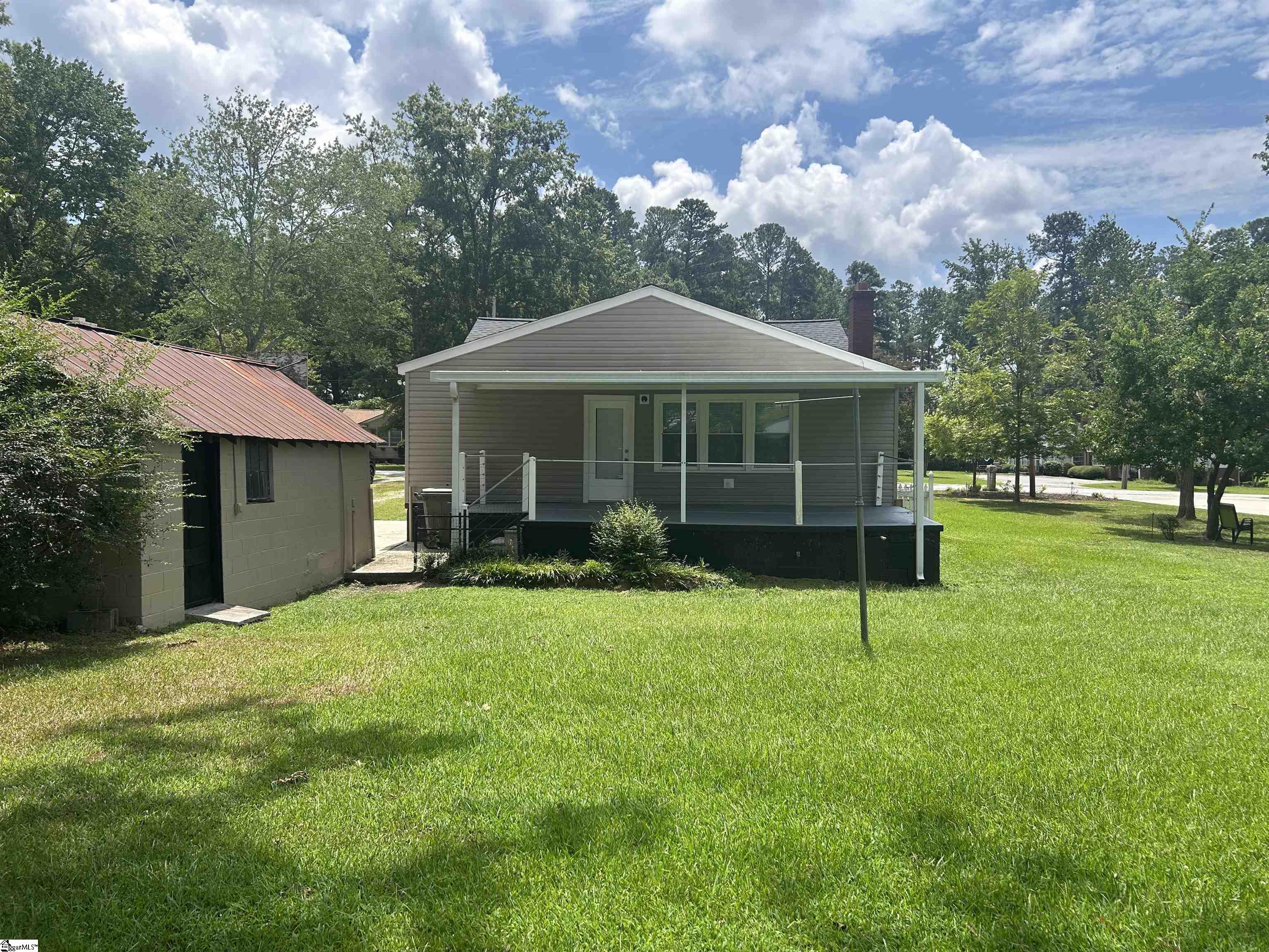204 Elm Street Clinton, SC 29325 - Photo 33 of 36