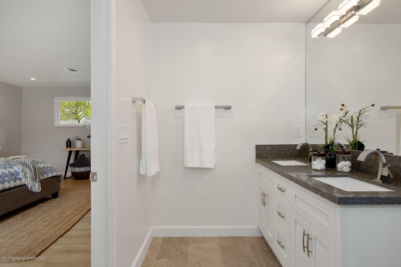 1081 Del Rey Avenue Pasadena, CA 91107 - Photo 15 of 19 5I1A9330_25