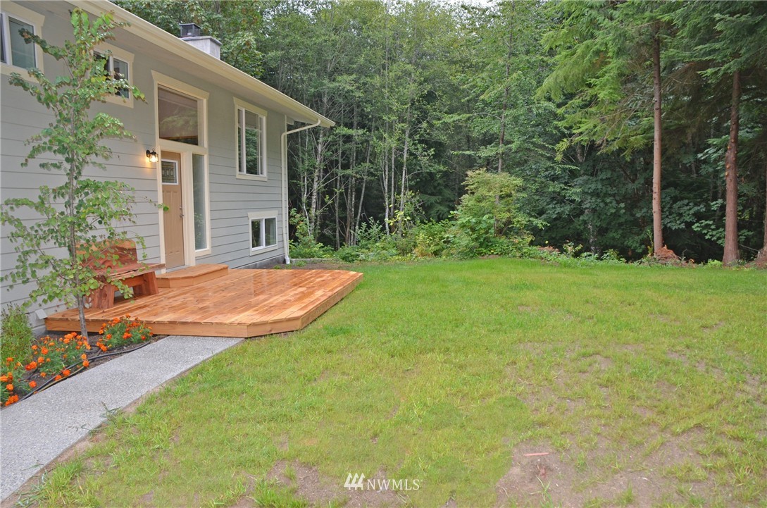 1863 Southeast Mullenix Road Port Orchard, WA 98367 - Photo 5 of 23 Gallery Image 5