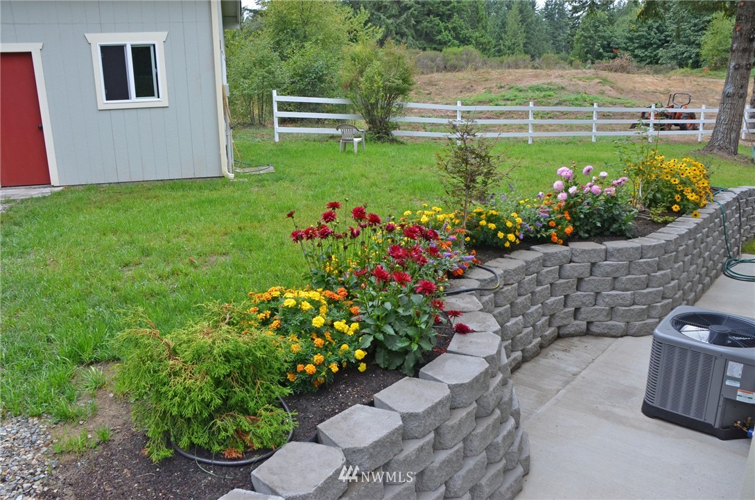 1863 Southeast Mullenix Road Port Orchard, WA 98367 - Photo 7 of 23 Gallery Image 7