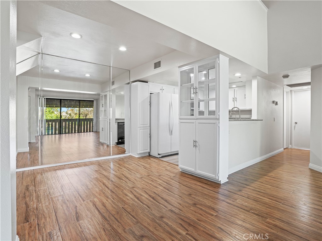 76 Country Mile Road Pomona, CA 91766 - Photo 4 of 32