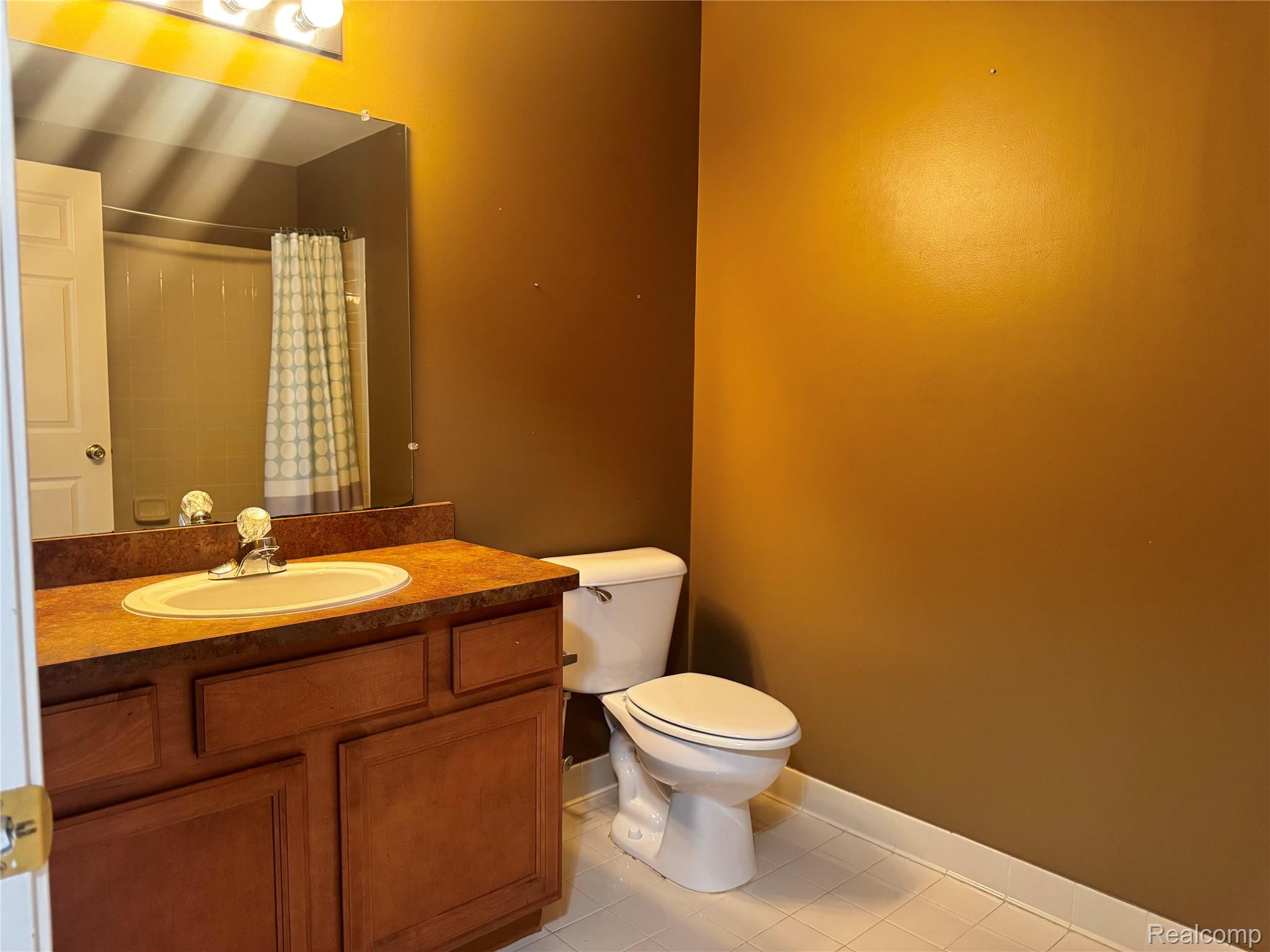 45997 Rhodes Drive Macomb, MI 48044 - Photo 14 of 23 IMG_0597.jpeg