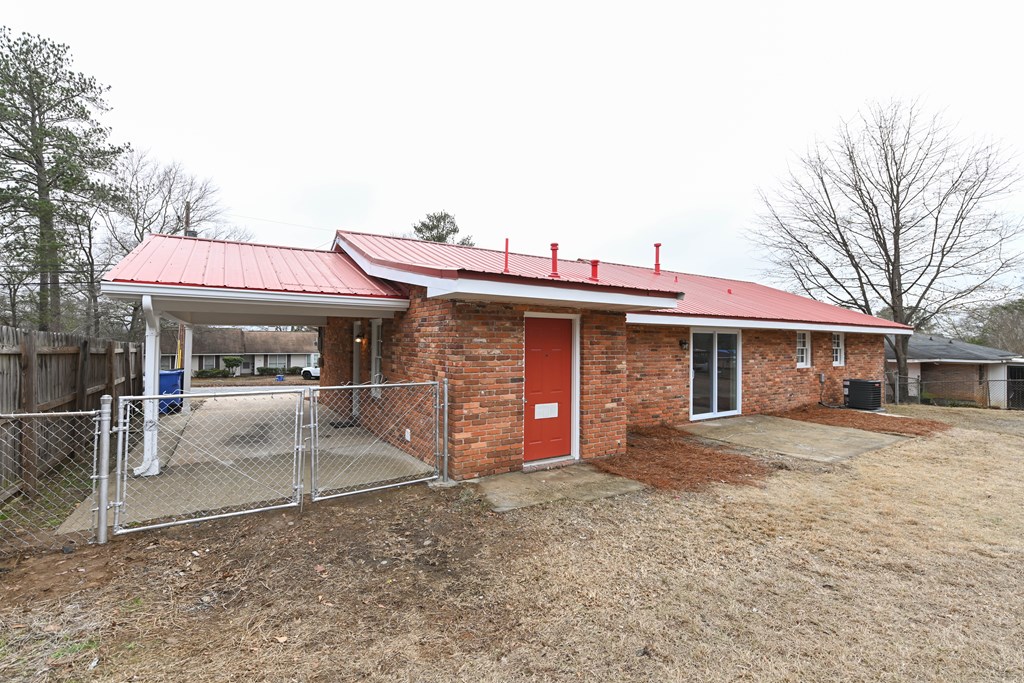 718 Wedron Drive Columbus, GA 31907 - Photo 7 of 38 a front view of a house with garden