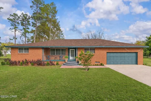 $249,900 | 1021 8th Avenue, Graceville, FL 32440