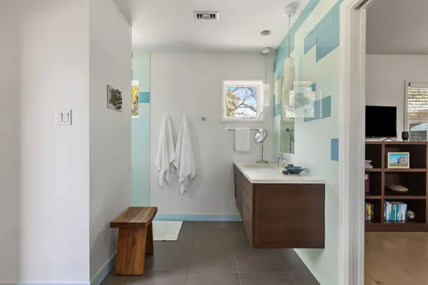 $1,075,000 | 1408 Larkwood Drive, Austin, TX 78723