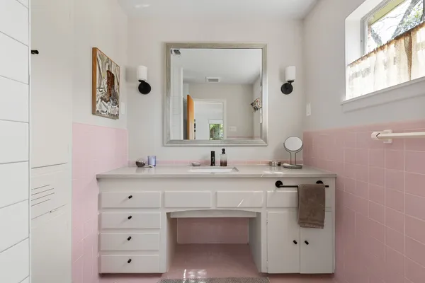 $1,075,000 | 1408 Larkwood Drive, Austin, TX 78723