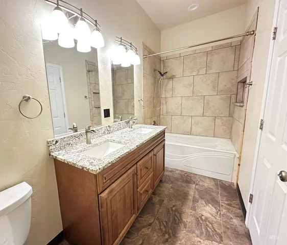 $862,000 | 732 West Walnut Avenue, Genesee, ID 83832