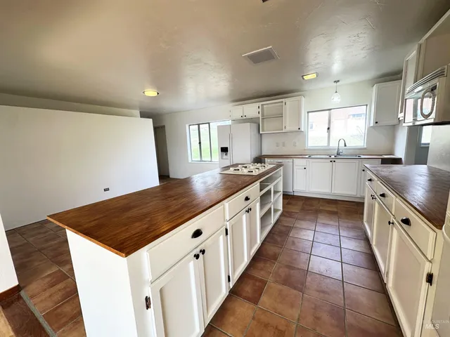 $862,000 | 732 West Walnut Avenue, Genesee, ID 83832