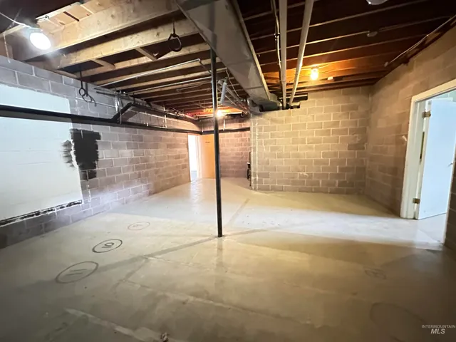 $862,000 | 732 West Walnut Avenue, Genesee, ID 83832