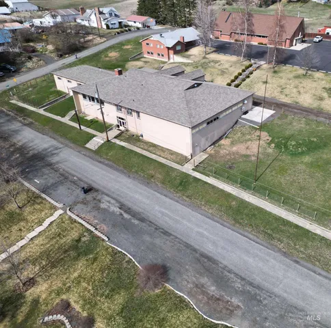 $862,000 | 732 West Walnut Avenue, Genesee, ID 83832