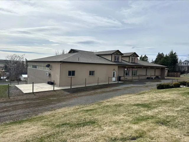 $862,000 | 732 West Walnut Avenue, Genesee, ID 83832