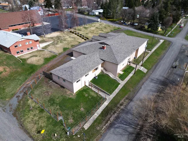$862,000 | 732 West Walnut Avenue, Genesee, ID 83832