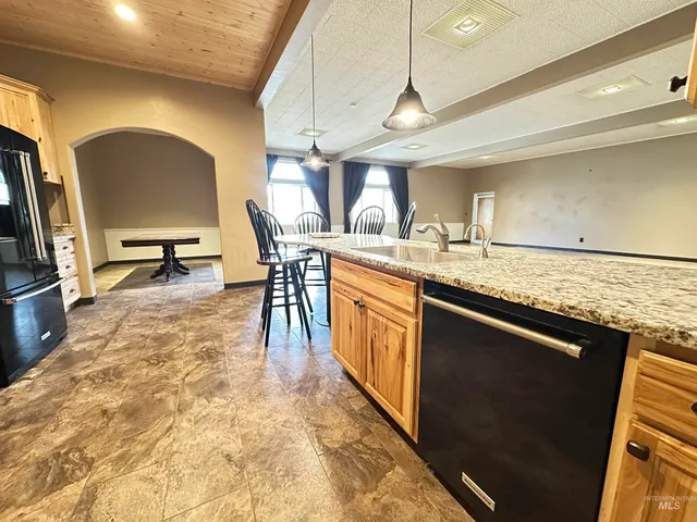 $862,000 | 732 West Walnut Avenue, Genesee, ID 83832