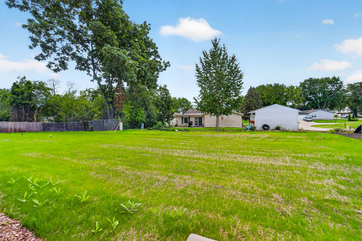 5323 Emstan Hills Road Racine, WI 53406 - Photo 22 of 24 backyard