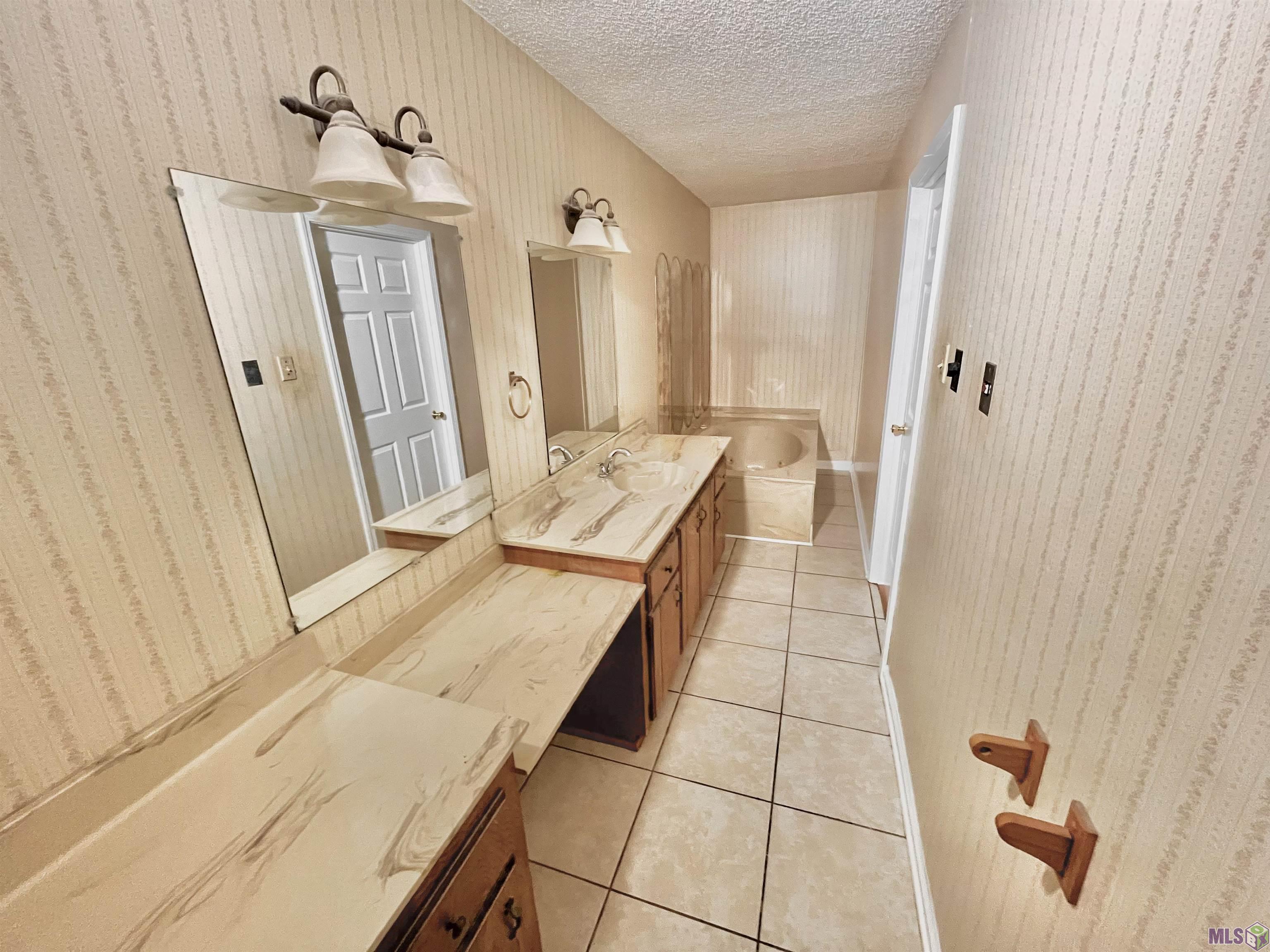 3000 Spruce Circle Houma, LA 70363 - Photo 8 of 14 Primary bathroom