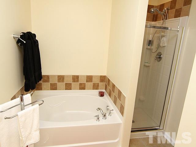 2939 Settle In Lane Raleigh, NC 27614 - Photo 14 of 25 Gallery Image 14