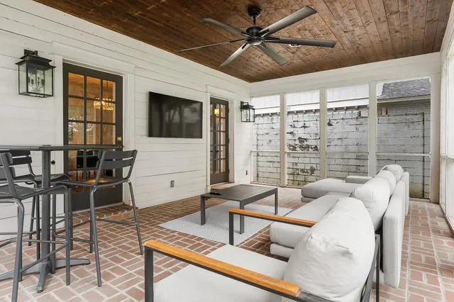 $679,000 | 2813 Central Avenue, Memphis, TN 38111