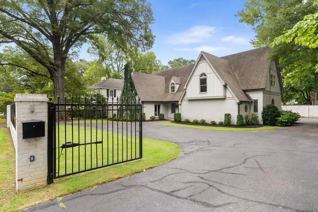 $679,000 | 2813 Central Avenue, Memphis, TN 38111