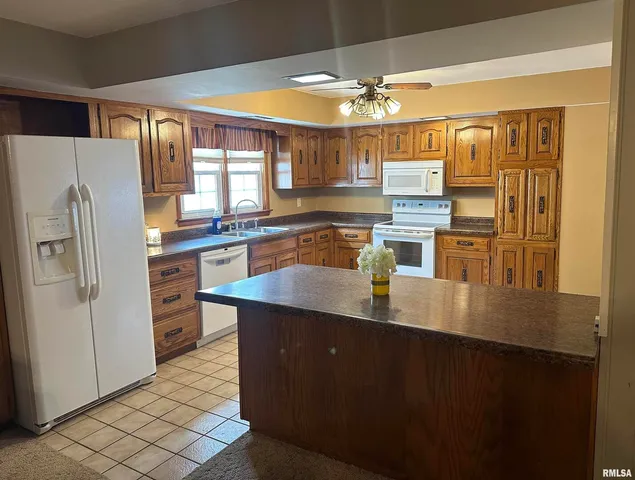 $157,500 | 728 East 4th Street, Flora, IL 62839