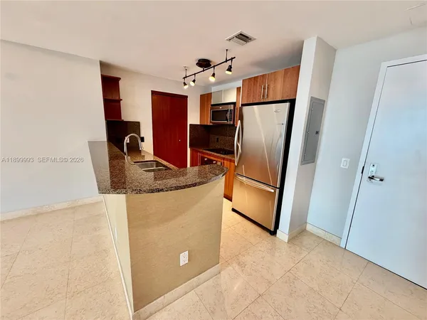 $4,200 | 300 South Biscayne Boulevard, Unit 2006, Miami, FL 33131