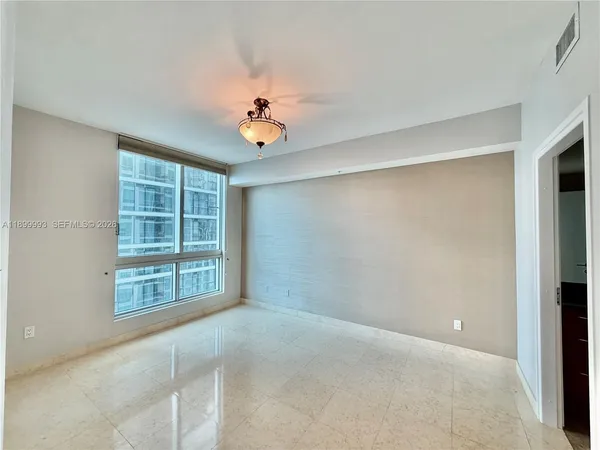 $4,200 | 300 South Biscayne Boulevard, Unit 2006, Miami, FL 33131