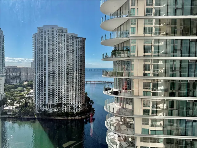 $4,300 | 300 South Biscayne Boulevard, Unit 2006, Miami, FL 33131