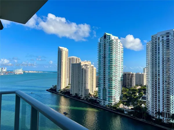 $4,200 | 300 South Biscayne Boulevard, Unit 2006, Miami, FL 33131