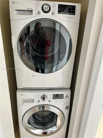 $4,300 | 300 South Biscayne Boulevard, Unit 2006, Miami, FL 33131