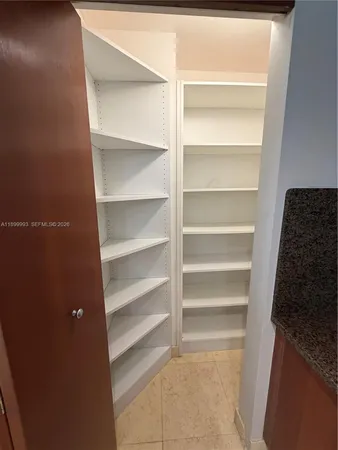 $4,200 | 300 South Biscayne Boulevard, Unit 2006, Miami, FL 33131