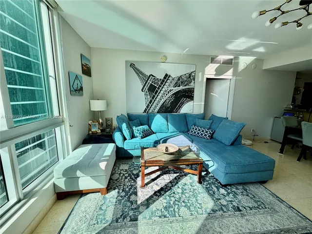 $4,300 | 300 South Biscayne Boulevard, Unit 2006, Miami, FL 33131