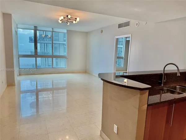 $4,200 | 300 South Biscayne Boulevard, Unit 2006, Miami, FL 33131