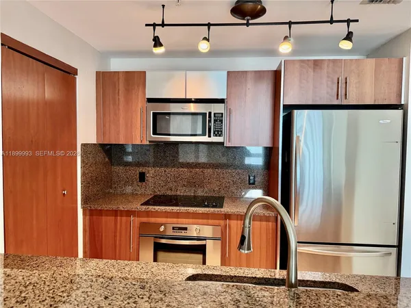 $4,200 | 300 South Biscayne Boulevard, Unit 2006, Miami, FL 33131