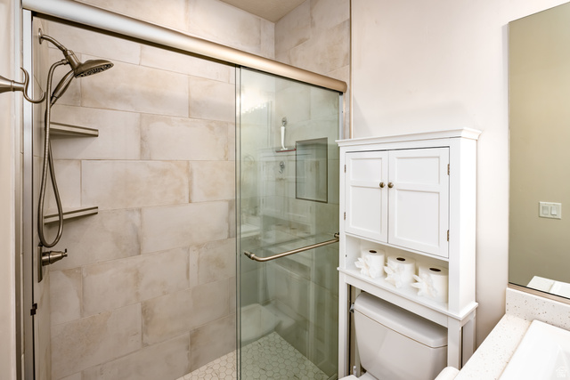 1283 North Gallen Road Santa Clara, UT 84765 - Photo 37 of 103 Bedroom 2 3/4 en-suite bathroom with a shower stall and vanity