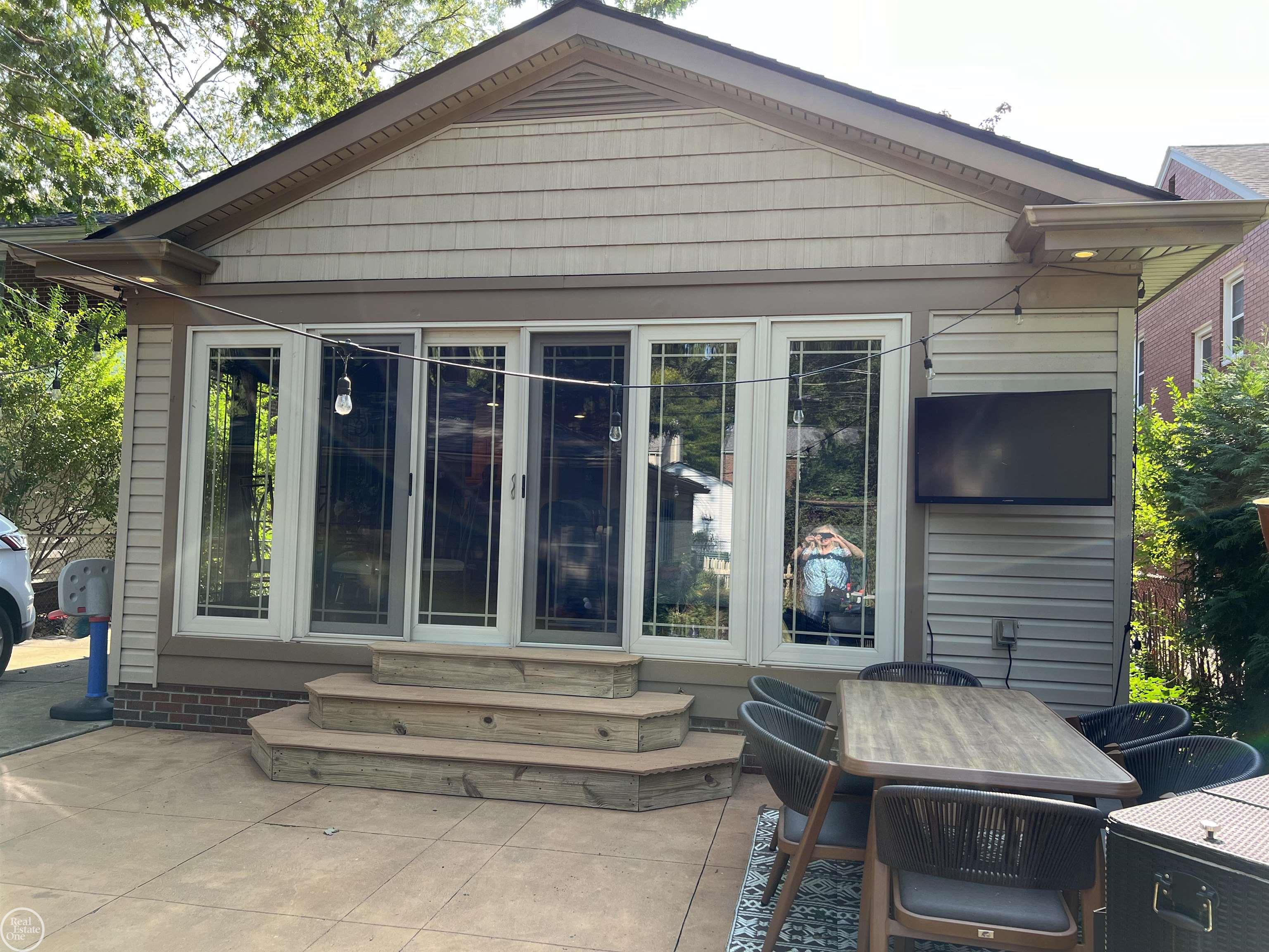 1870 Prestwick Road Grosse Pointe Woods, MI 48236 - Photo 54 of 66