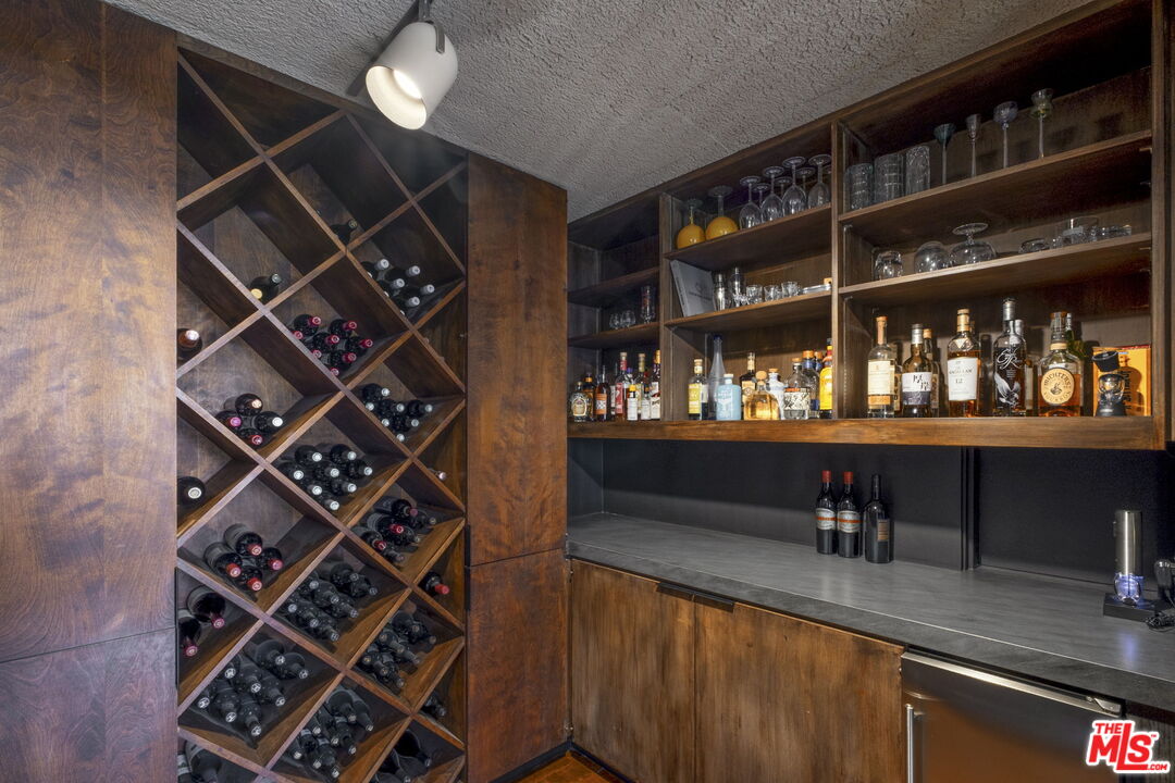 1100 Paso Alto Road Pasadena, CA 91105 - Photo 13 of 21 a close view of water heater room