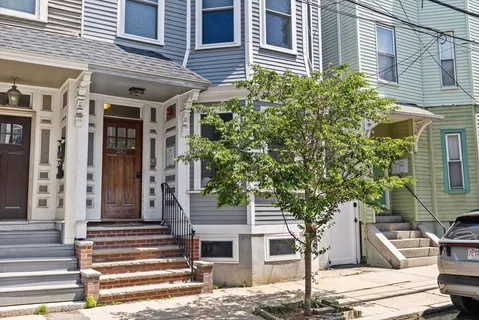 $699,900 | 242 West Fifth Street, Unit 1, Boston, MA 02127