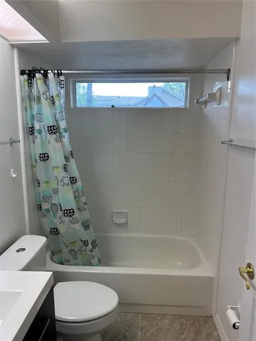 $2,500 | 1435 Northwest 100th Terrace, Gainesville, FL 32606