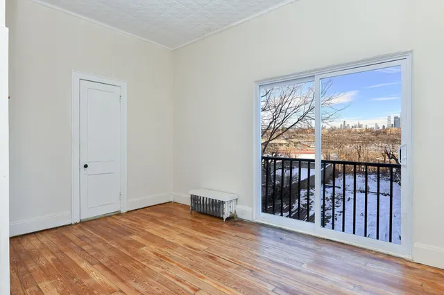 $3,200 | 572 Gregory Avenue, Unit 1, Weehawken, NJ 07086