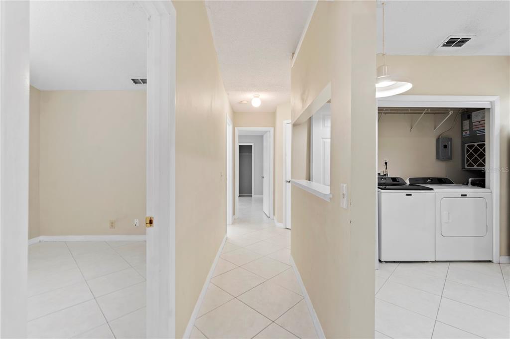 623 Red Oak Circle, Unit 121 Altamonte Springs, FL 32701 - Photo 17 of 24 a view of a hallway with bathroom