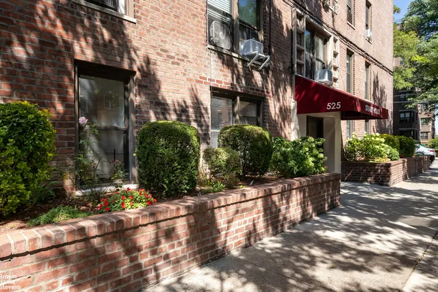 $290,000 | 525 West 235th Street, Unit 3F | Central Riverdale