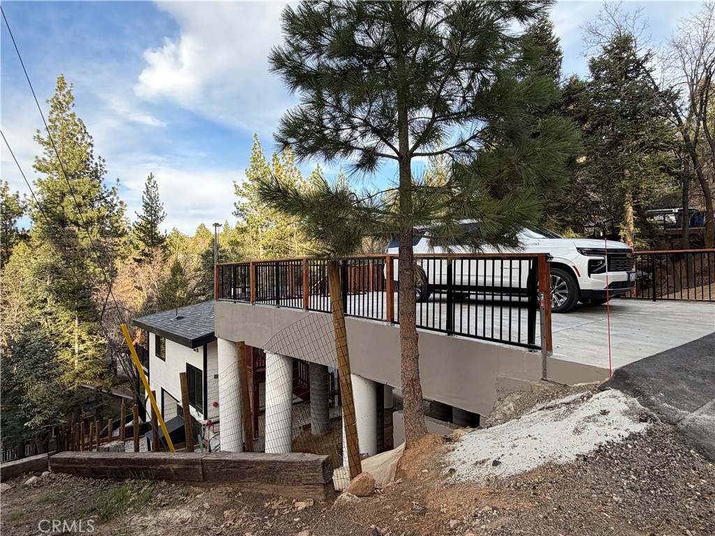 43290 Shasta Road Big Bear Lake, CA 92315 - Photo 2 of 36 a view of a house with a yard