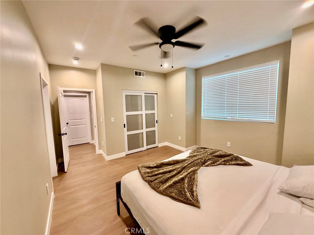 43290 Shasta Road Big Bear Lake, CA 92315 - Photo 28 of 36 a bedroom with a bed and a window
