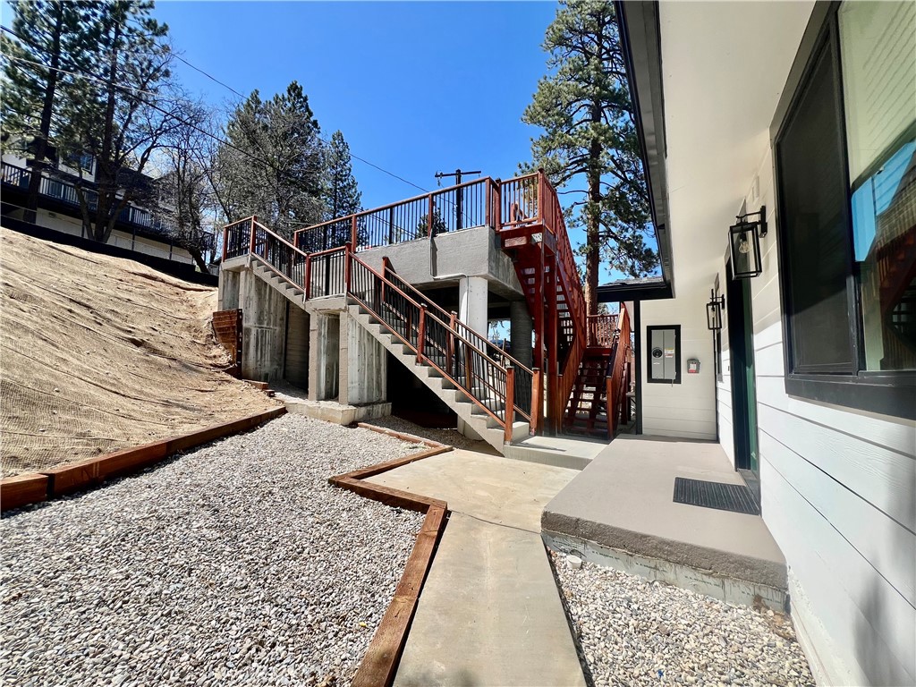 43290 Shasta Road Big Bear Lake, CA 92315 - Photo 7 of 36 a view of entryway