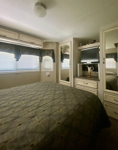 2-292 Woodhaven Sublette, IL 61367 - Photo 20 of 25 a view of an entryway of a house