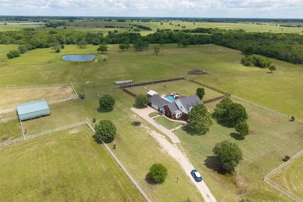 $1,500,000 | 12485 County Road 4037, Kemp, TX 75143