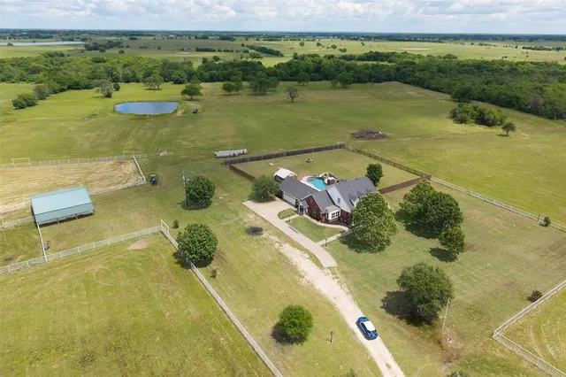 $1,500,000 | 12485 County Road 4037, Kemp, TX 75143